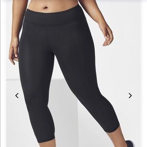Fabletics Salar Solid Powerhold Capri. NWT